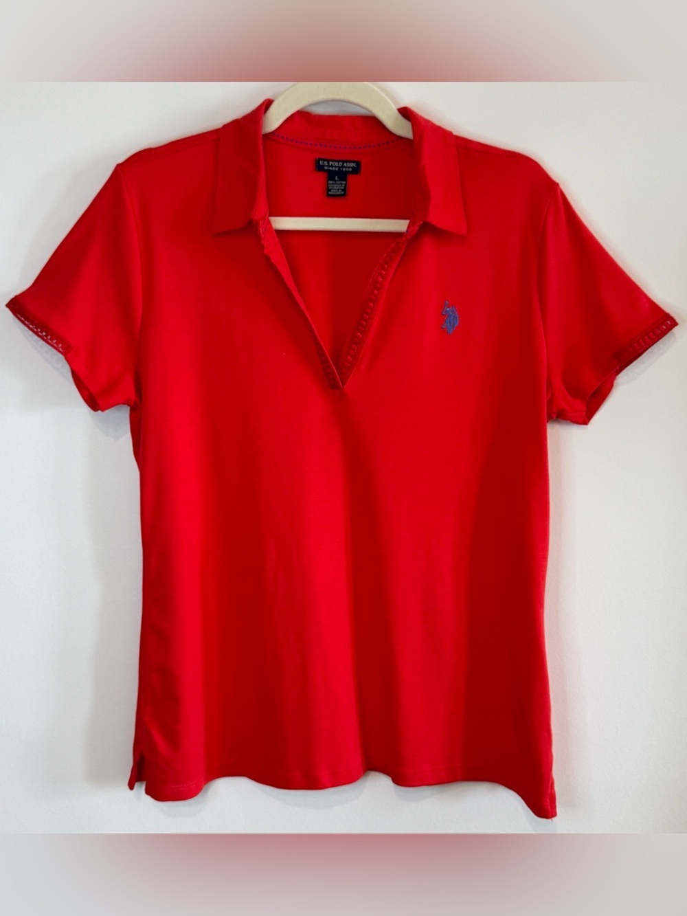 US Polo Assn Womens Red Short Sleeve V-Neck Polo Shirt Crochet Trim Size L